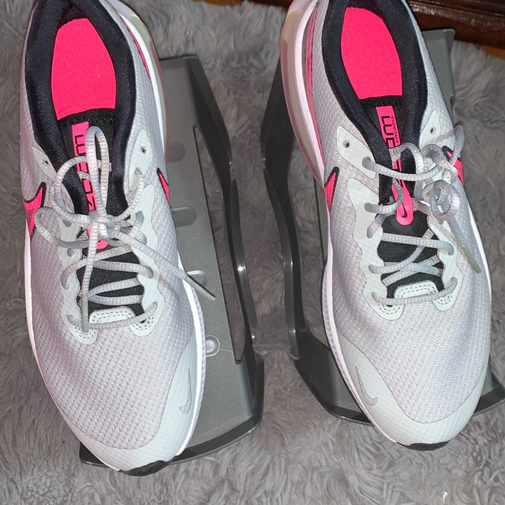 Nike tennis shoes
